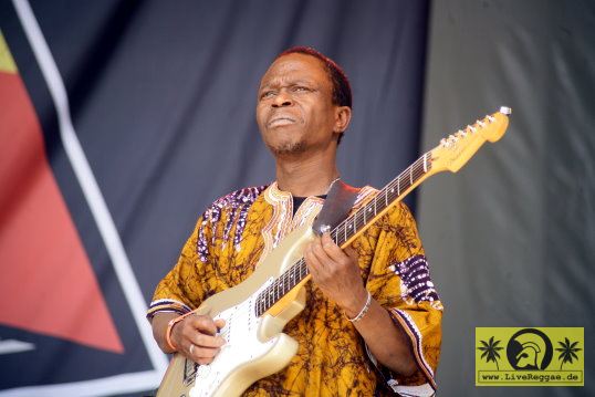 Ade Bantu (D) and The Afrobeat Academy Band 22. Summer Jam Festival - Fuehlinger See, Koeln - Green Stage 08. Juli 2007 (6).JPG